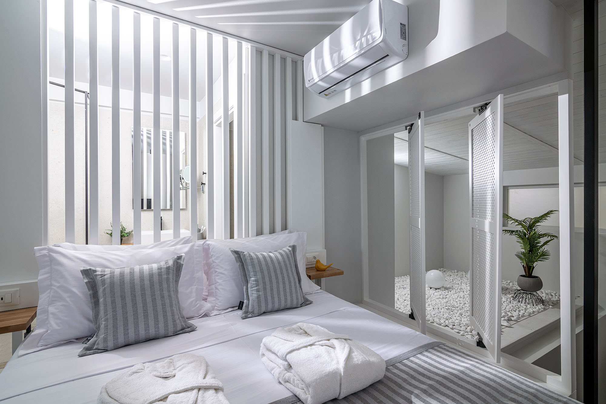 salty sea suites