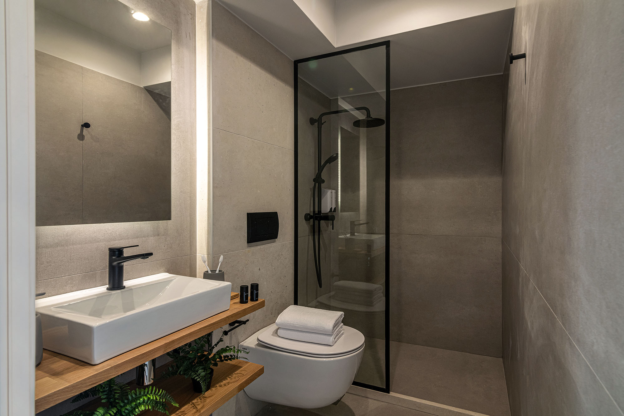 salty sea suites